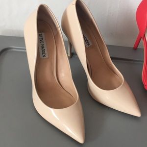 Steve Madden heels pumps. Daisie.